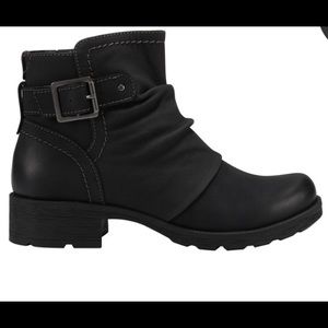 Earth Origins "Raveen" booties in black.